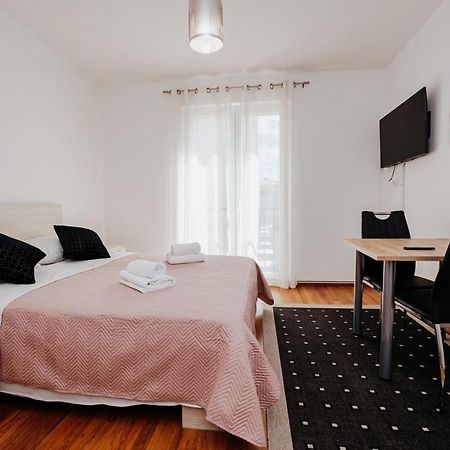 Double And Single S Apartments Zadar Luaran gambar