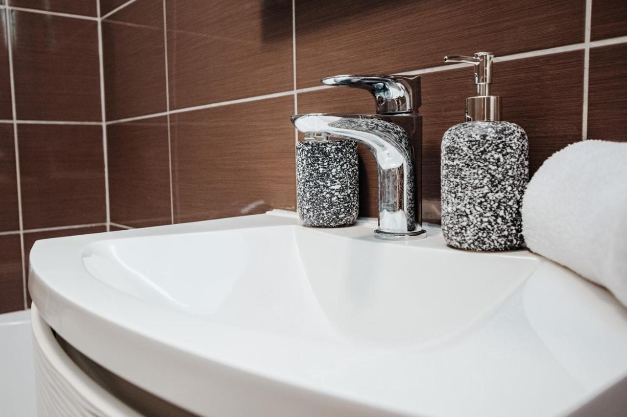 Double And Single S Apartments Zadar Luaran gambar