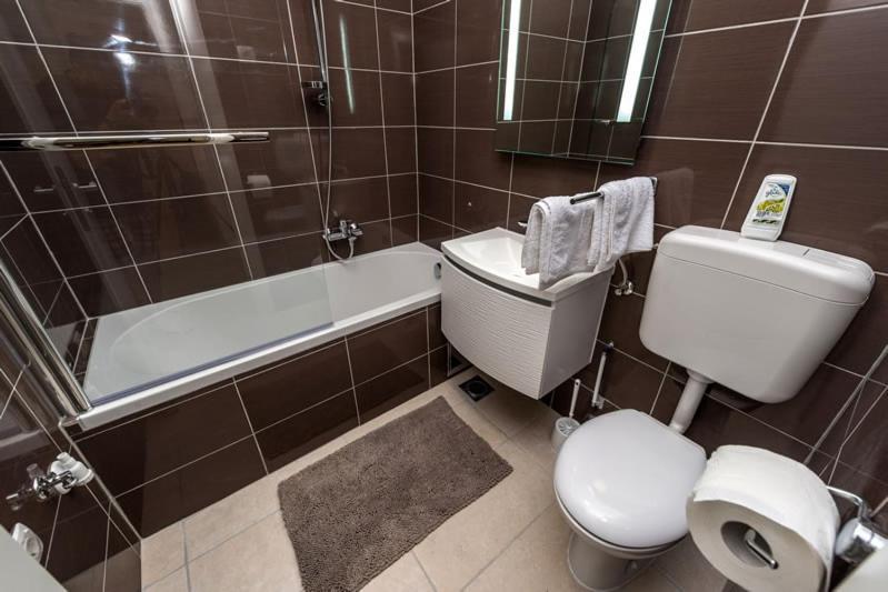 Double And Single S Apartments Zadar Luaran gambar