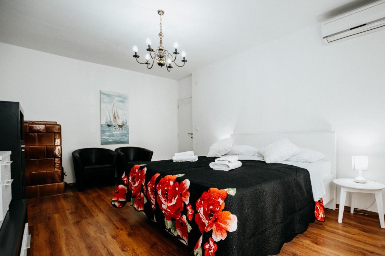 Double And Single S Apartments Zadar Luaran gambar